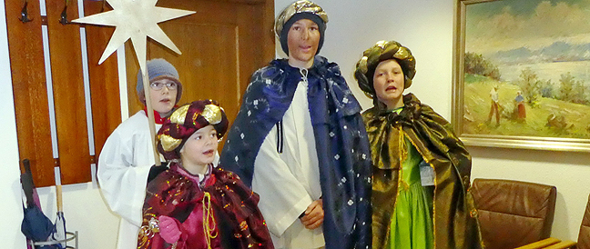 Sternsinger-Besuch im Samerberger Rathaus