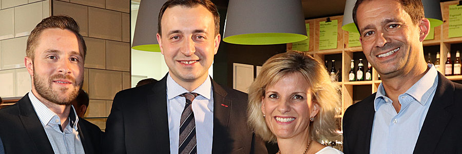 Sprachen im September in Rosenheim über Digital-, Wirtschafts- und Sozialpolitik (v.l.n.r.): CSU-Stadtrat und Fraktionsgeschäftsführer Daniel Artmann, CDU-Generalsekretär und Bundestagabgeordneter Paul Ziemiak, CSU-Bundestagsabgeordnete Daniela Ludwig und CSU-Stadtrat und Oberbürgermeisterkandidat Andreas März. Foto: Olaf Konstantin Krueger