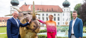 Schlosspark Tüßling wird zum Jurassic Park Schlosspark Tüßling wird zum Jurassic Park