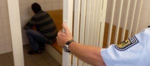Raubüberfall mit Messer Raubüberfall mit Messer