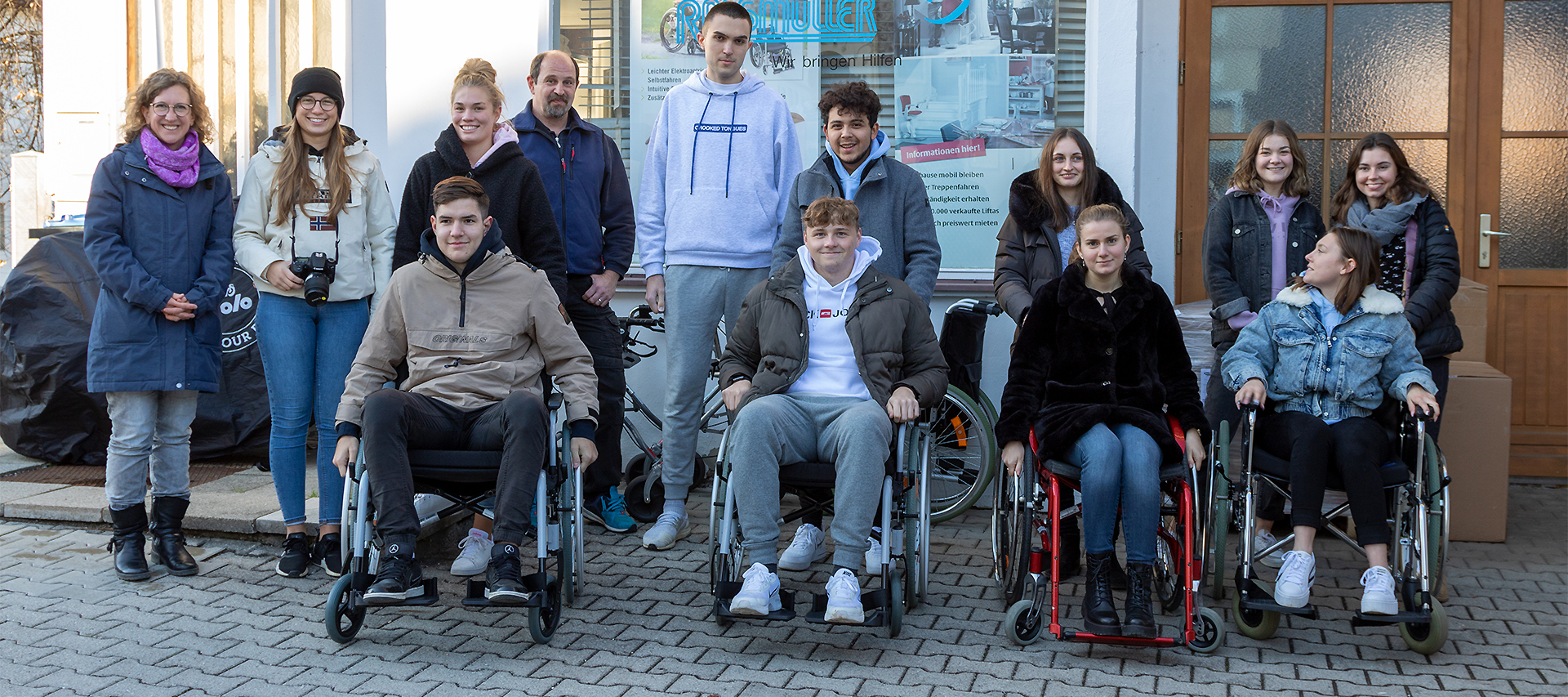 Angehende Erzieher absolvieren Rollstuhltraining – Schneider: „Ohne Hilfe bekommt man Angst“