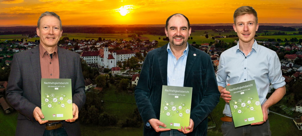 Stellten dem Gemeinderat von Rott a.Inn am 27. Januar den ersten Nachhaltigkeitsbericht vor (v.l.n.r.): Prof. Dr. Andreas Fieber, Bürgermeister Daniel Wendrock und Umweltreferent Matthias Eggerl. Montage/Pressefoto/Hintergrundfoto: MH Photography