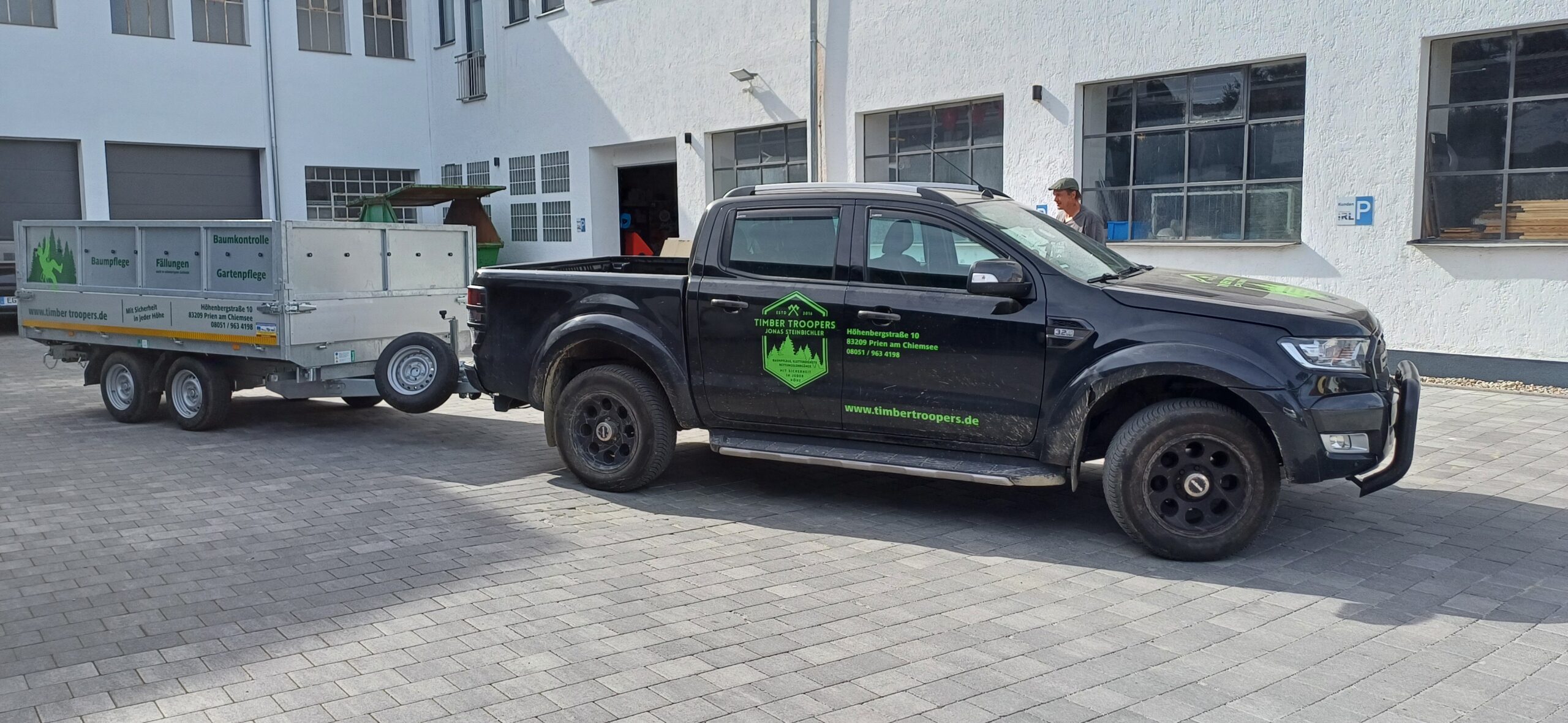Hoch hinaus mit den Timber Troopers: Experten für Baumpflege und Gärten