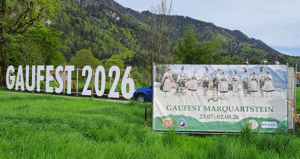 Fest voller Freude an Tracht
