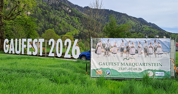 Fest voller Freude an Tracht